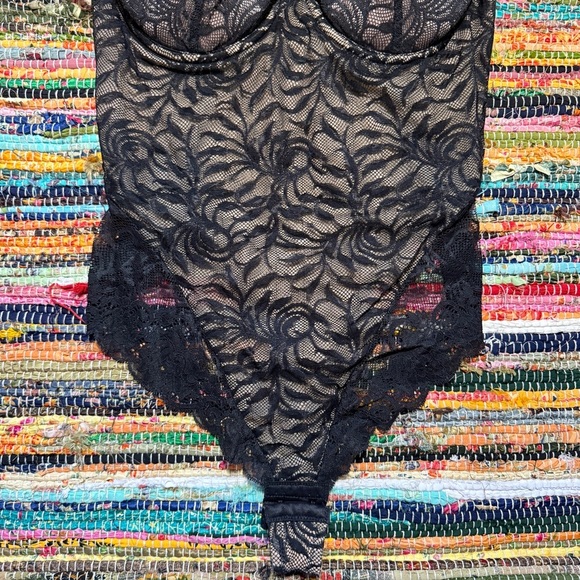 Vintage Black & Nude Lace Bodysuit – Fits Like Size Small - Picture 6 of 6